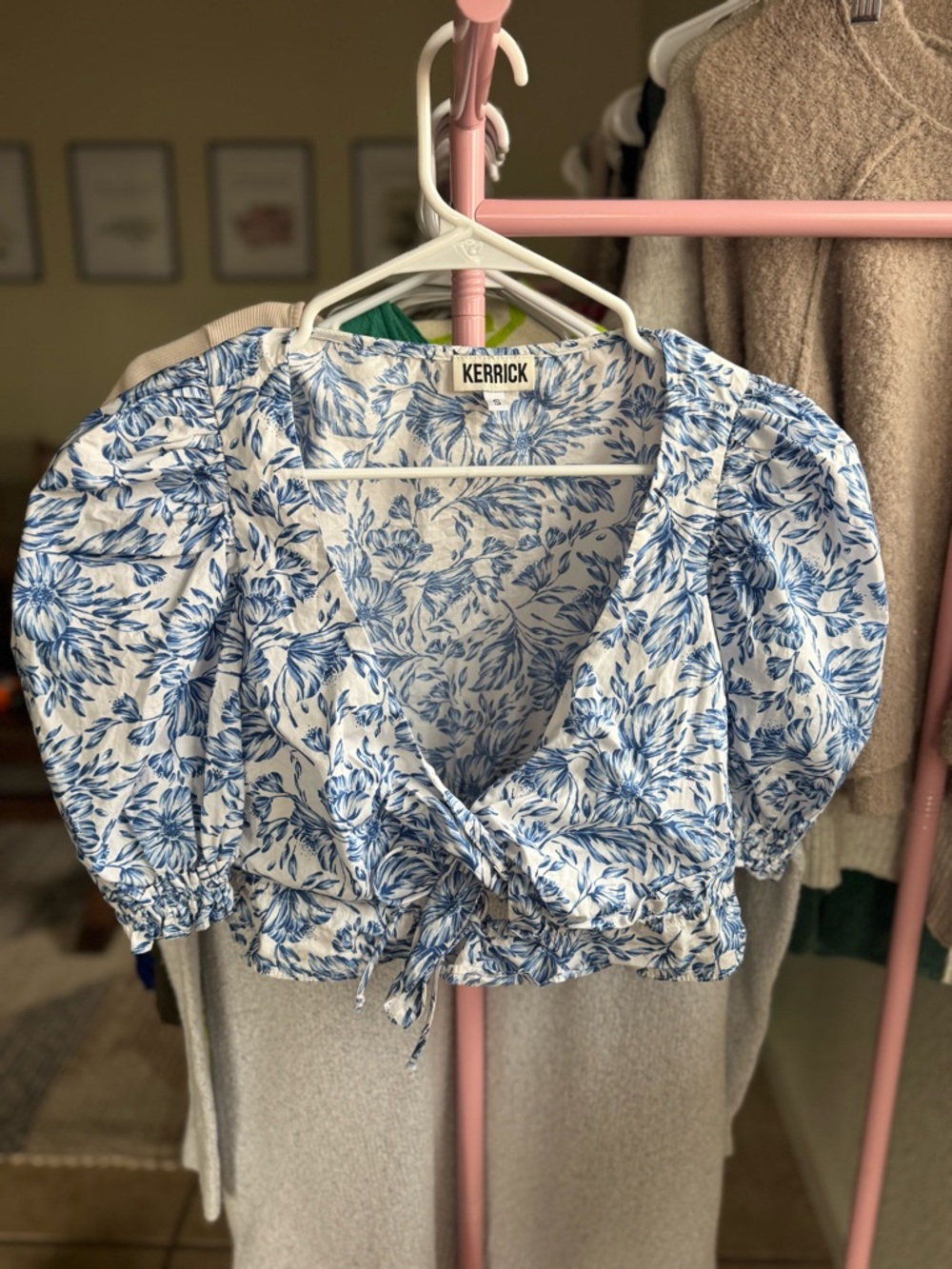 kerrick White and Blue Floral Tie-Front Puff Sleeve Top